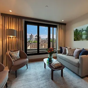Tower By Blue Orchid ***** لندن