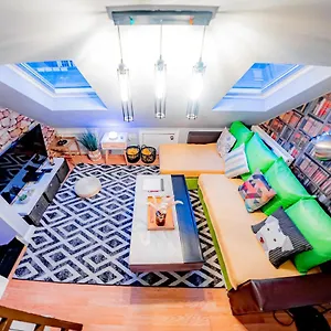 2 Bedroom Roof Terrace With Sauna Jakuzzi And Outdoor Cinema Apartment