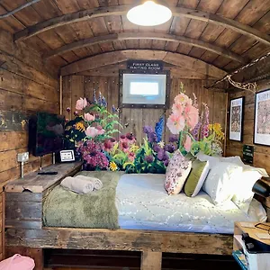 Farm stay Skipbridge Farm Glamping